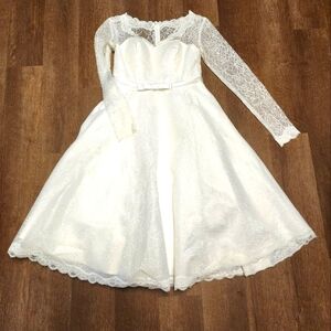 Unique Vintage Martinique Lace Sweatheart wedding dress